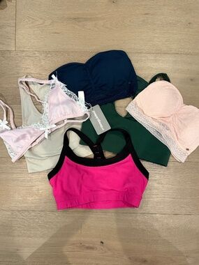 Lot of six sports bras size Medium